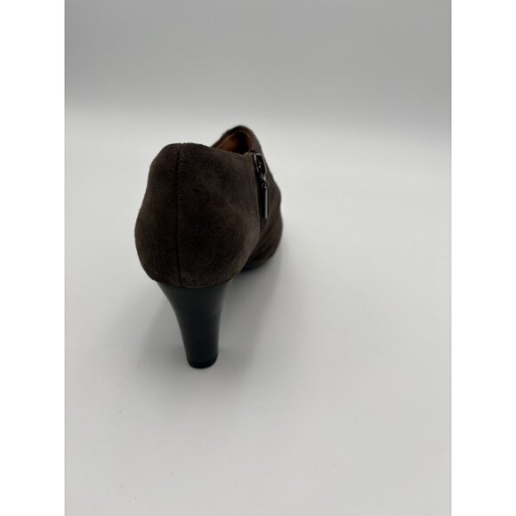 Womens 6.5 Clarks Artisan Brown Suede Heeled Ankle Bootie Side Zip LEFT ONLY - Picture 4 of 10